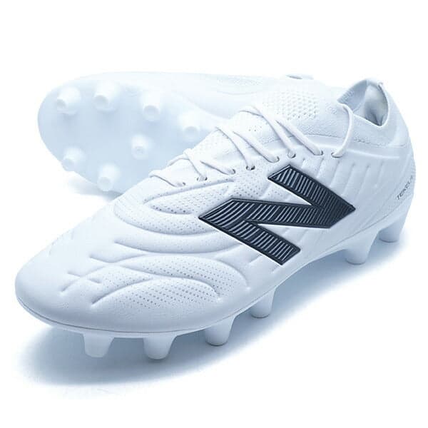 New Balance テケラ プロ HG V5 2E ホワイト